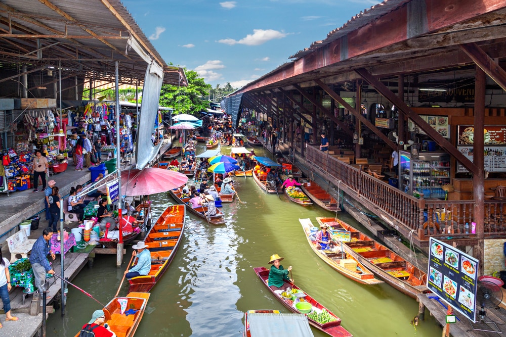 Boat Tour & Shopping Experience